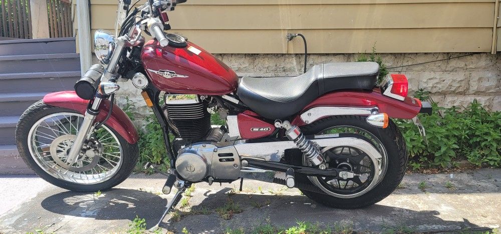 Suzuki BOULEVARD S40 Motorcycles