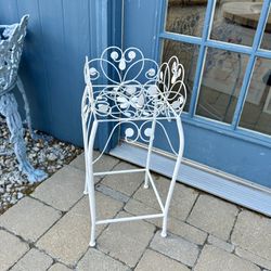 WHITE PLANT STAND