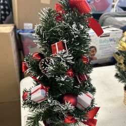 Christmas Tree Whit Lights