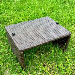 Foot rest (outdoor)