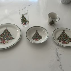 Vintage Xmas Dishes 