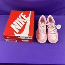 Nike Triple Pink Low Dunks Size 4.5