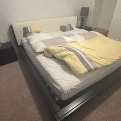 King size Bedroom set