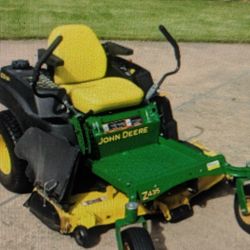 2015 John Deere Z435 Zero‑Turn Mower – Only 204 Hours!  
Great condition and gently used. Ready for mowing season.