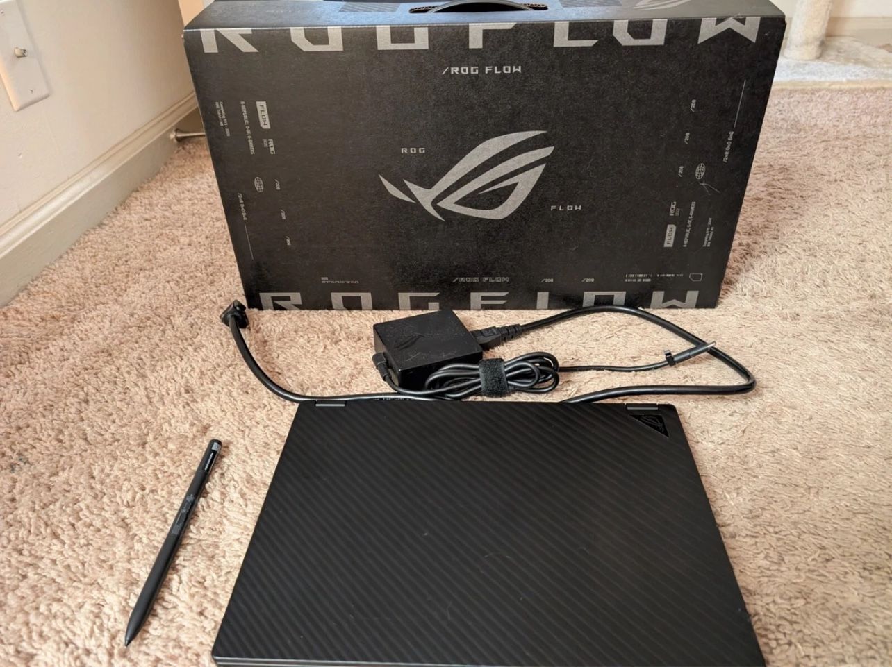 Asus ROG Flow X13 GV302XV Gaming Notebook - RTX 4060