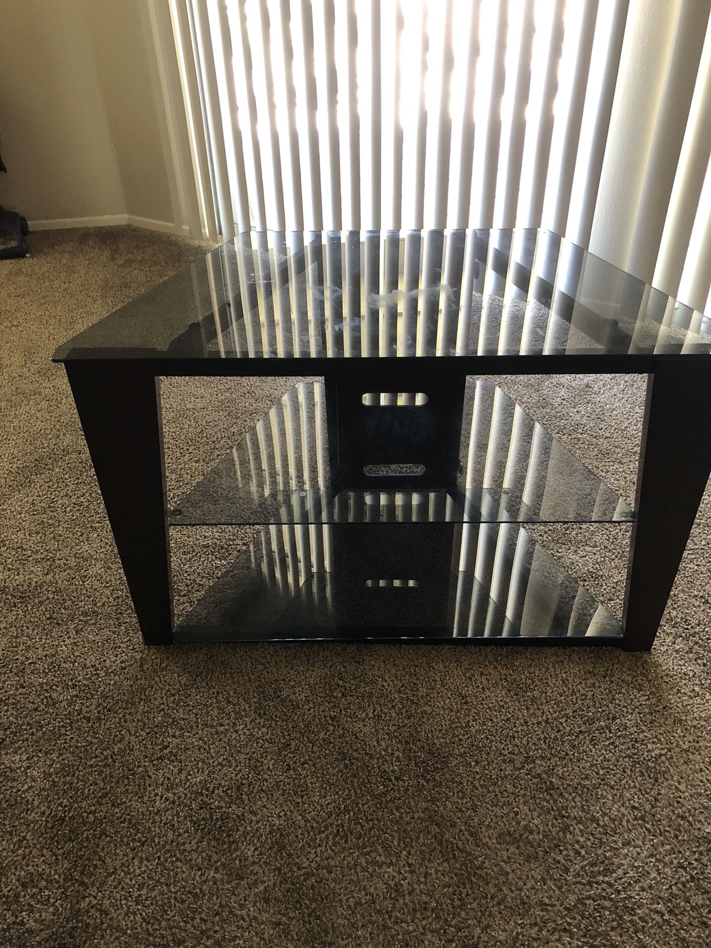 Tv Stand 3 Glass Shelves $50