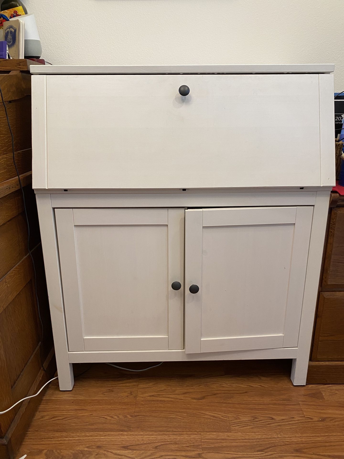 Desk- Secretary