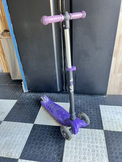 Little Girls Light up Scooter $15