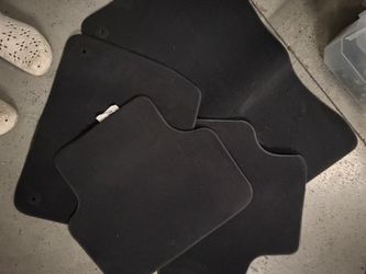 Audi Q7 Stock Floor mats