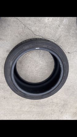 1 - 255/40zr19 Delinte Tire Good 90% Treads