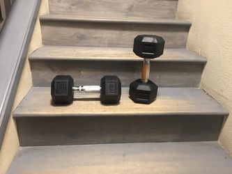 Brand New Pair Of Dumbells 25 Pounds