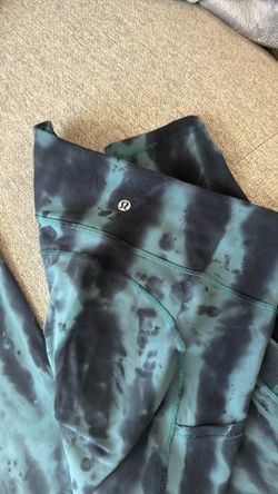 Lululemon Leggings Size 4 w Side Pockets - Great Condition