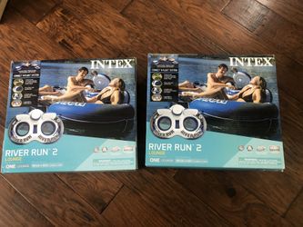 Intex River Run lounge