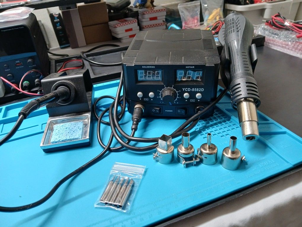 Soldering And Hot Air Station.