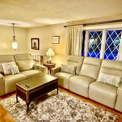 Beckett Power Sofa & Loveseat – Power Headrest & Lumbar – Leather – Excellent Condition