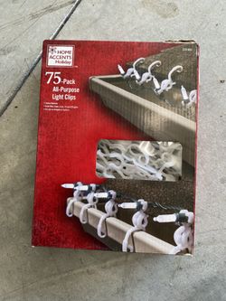 Brand New 75pk Light Clips x3