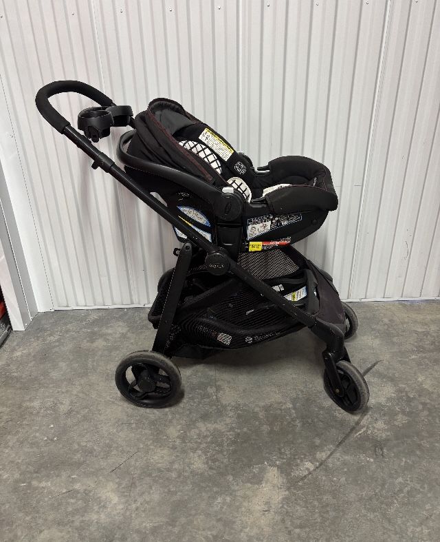 Graco Snugride 35 Lite LX Stroller Base And Car seat