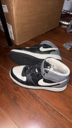 Women’s Air Force 1 Nike Sneakers