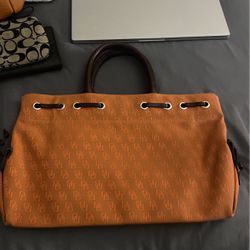 Dooney & Bourke 