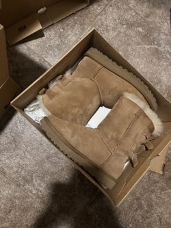 UGGS BROWN BOOTS