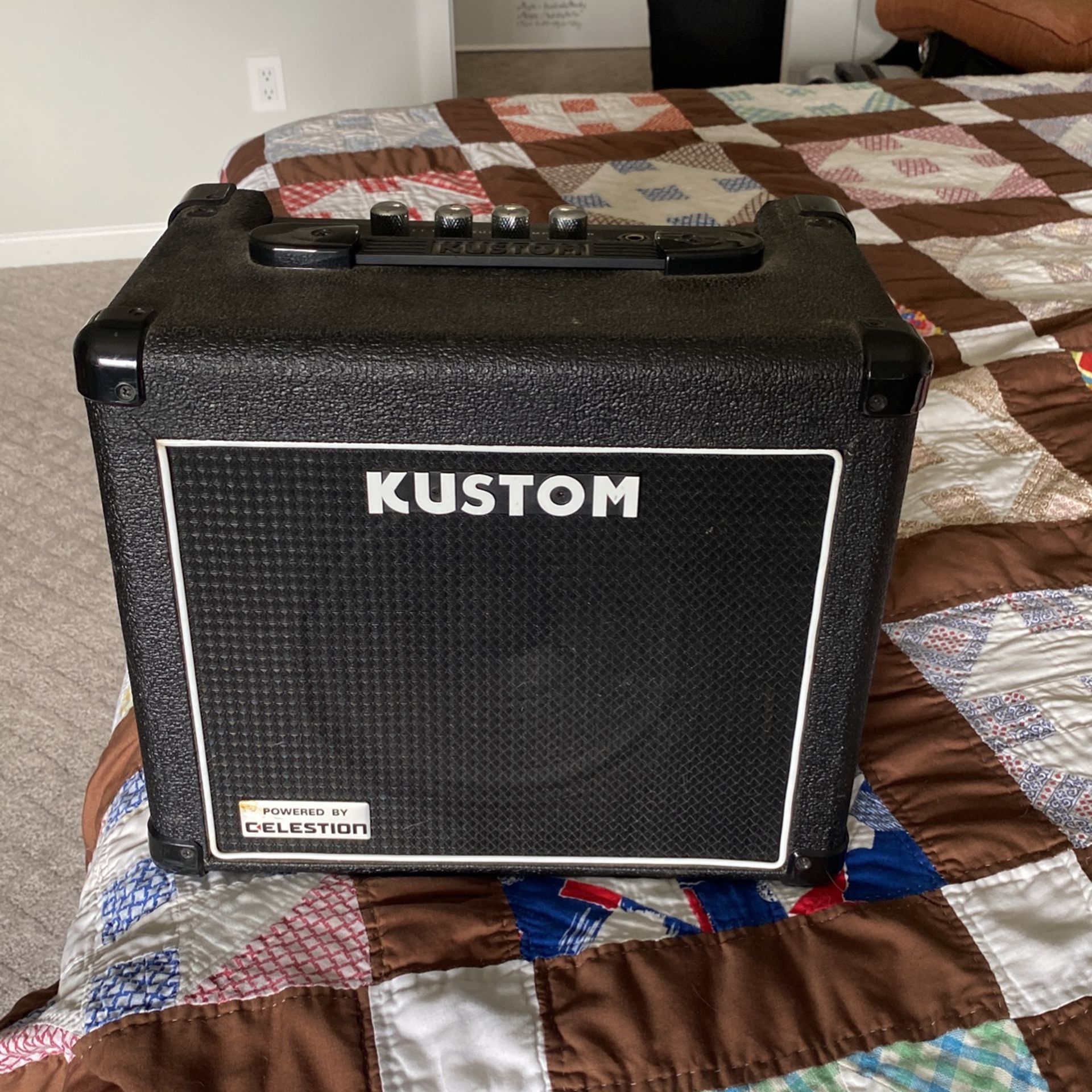 KUSTOM TOBE 12 Amplifyier 