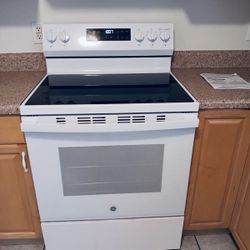 Fridge stove dishwasher and microwave