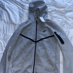 Nike Tech