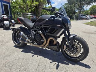 2011 Ducati Diavel Carbon 1250cc 