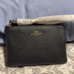 New Coach Wristlet 