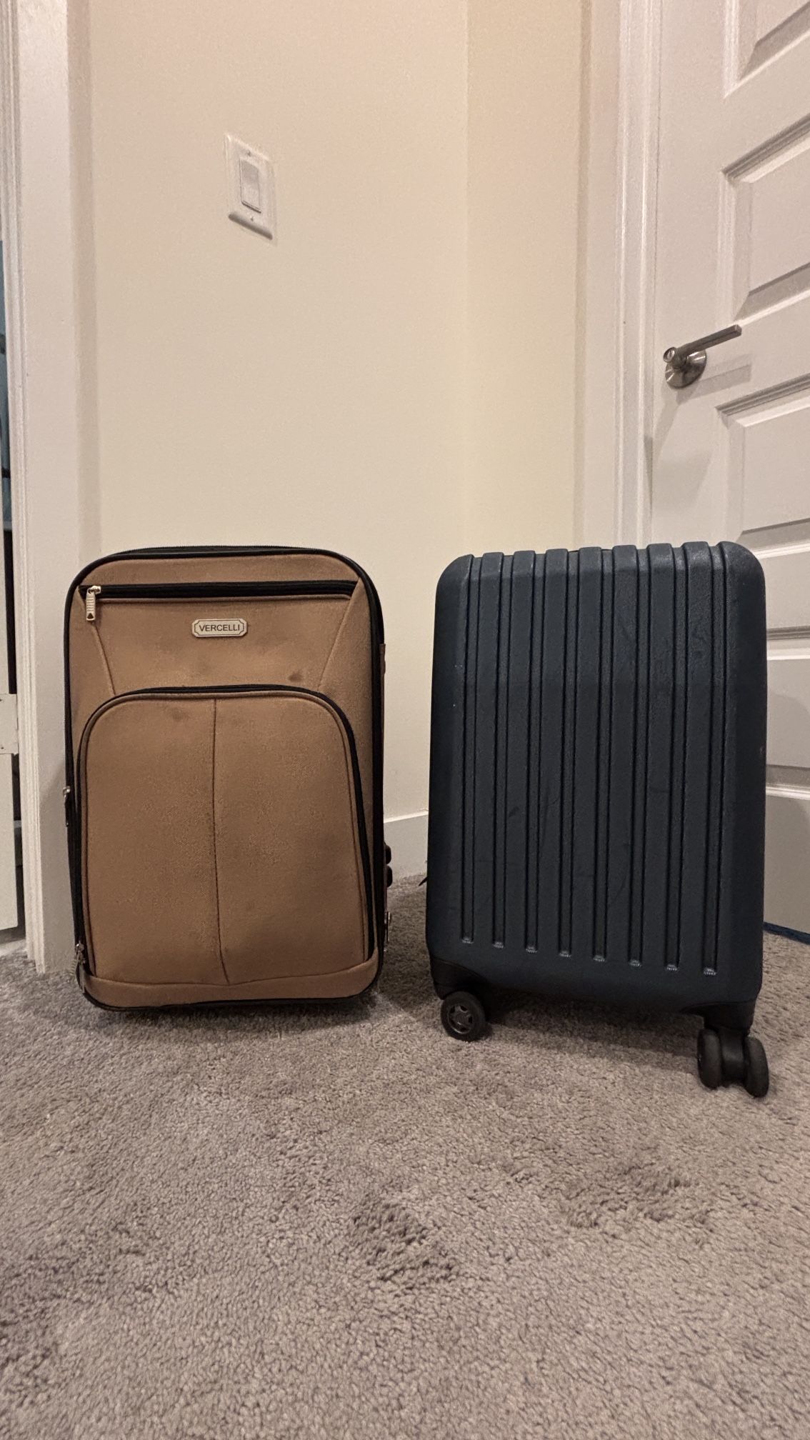 Carry On Luggages 
