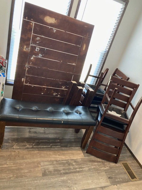 Table 4 Chairs & Bench