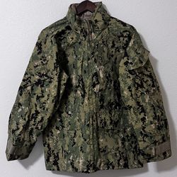 USN US Navy Working Uniform NWU Type III Parka Small X-Short 8415-01-(contact info removed)