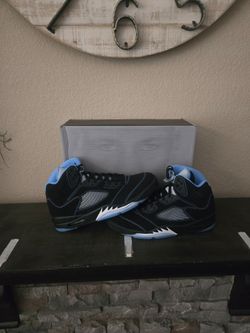 Air Jordan 5 Retro University Blue 100% Authentic Size 11.5
