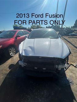 2013 Ford Fusion FOR PARTS ONLY!