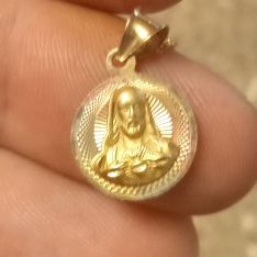 10k Gold Opened Heart Jesus Pendant Necklace 