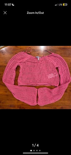 NWOT Women’s Pink Urban Outfitters Crochet Crop top Sweater Blouse Med