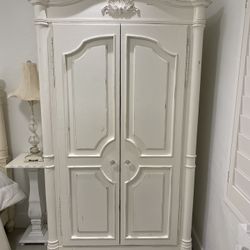 Armoire