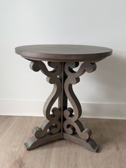 Accent table