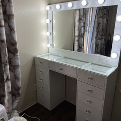 Makeup Vainty With Glass Top With Led Lights 