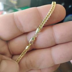 10k Gold Franco Chain With 10k Pendant  LOOK AT DESCRIPTION 