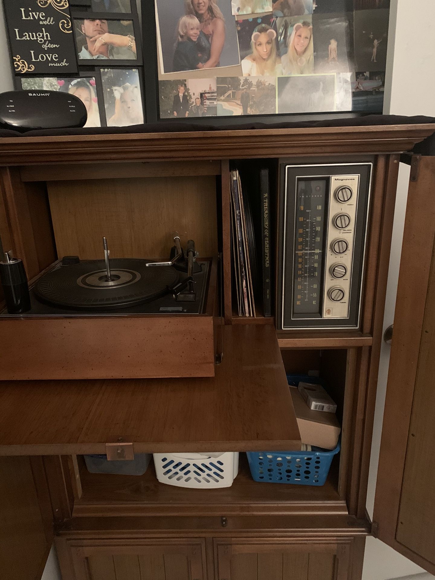 1960 Magnavox all-in-one