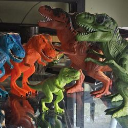 Light Up & Roarin' Dinosaurs (6+1 Free)