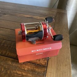 Rover Round Baitcasting Reel