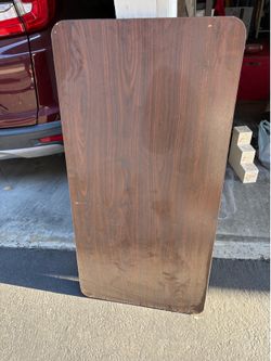 Foldable table
