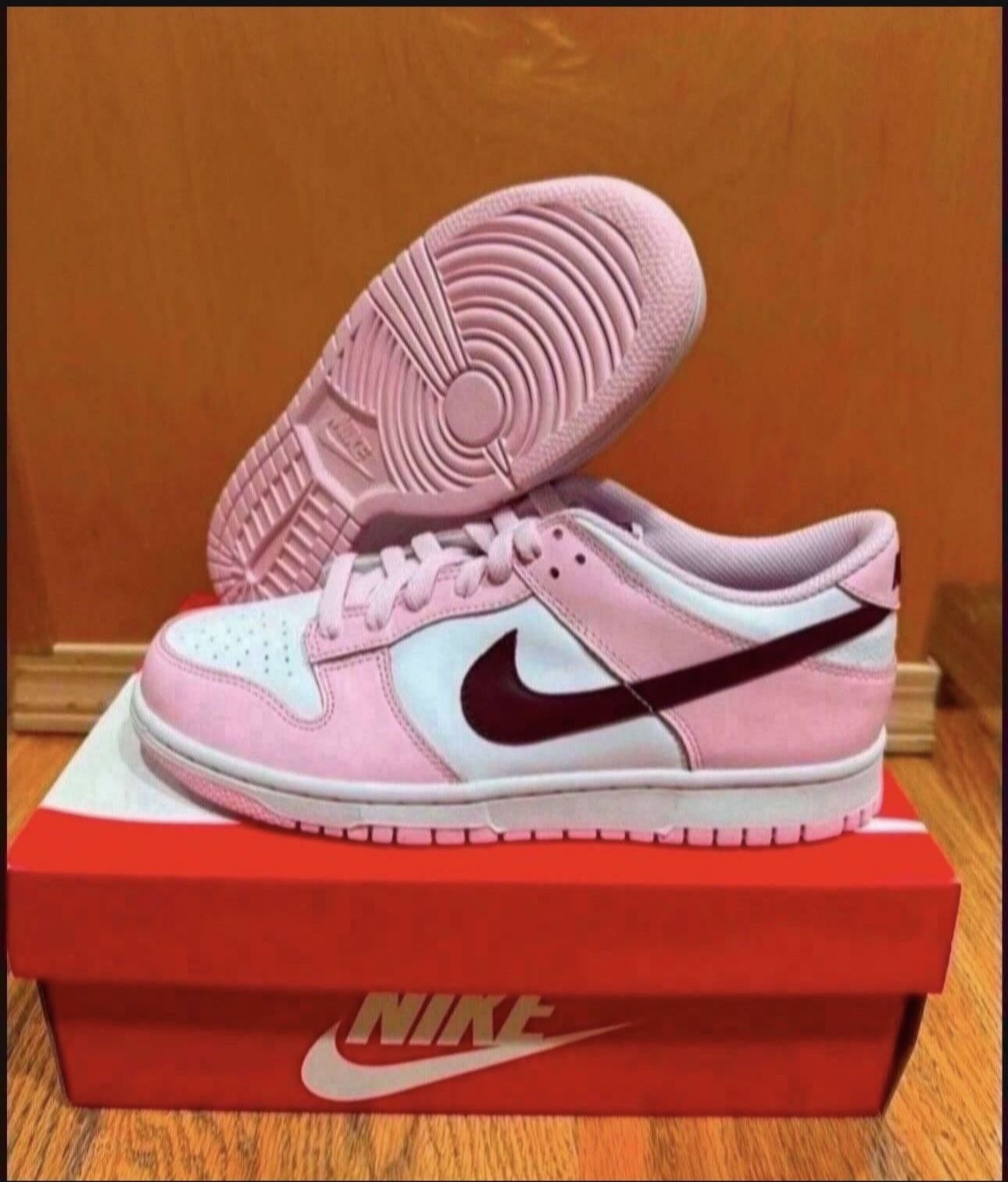 Nike Dunk Low GS Size 7Y/8.5 Womens Brand New
