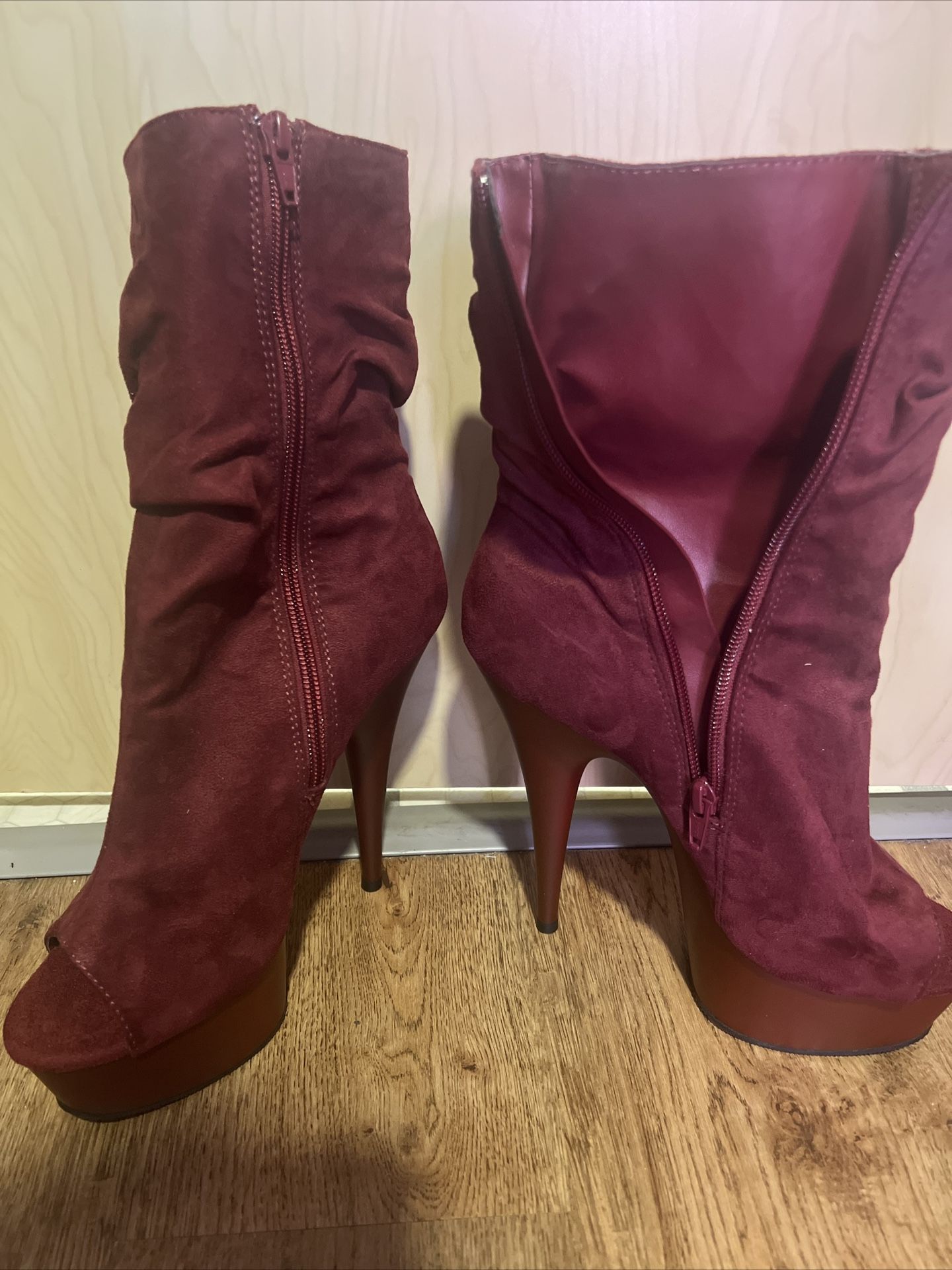 Pleaser woman’s Delight 6” Boots