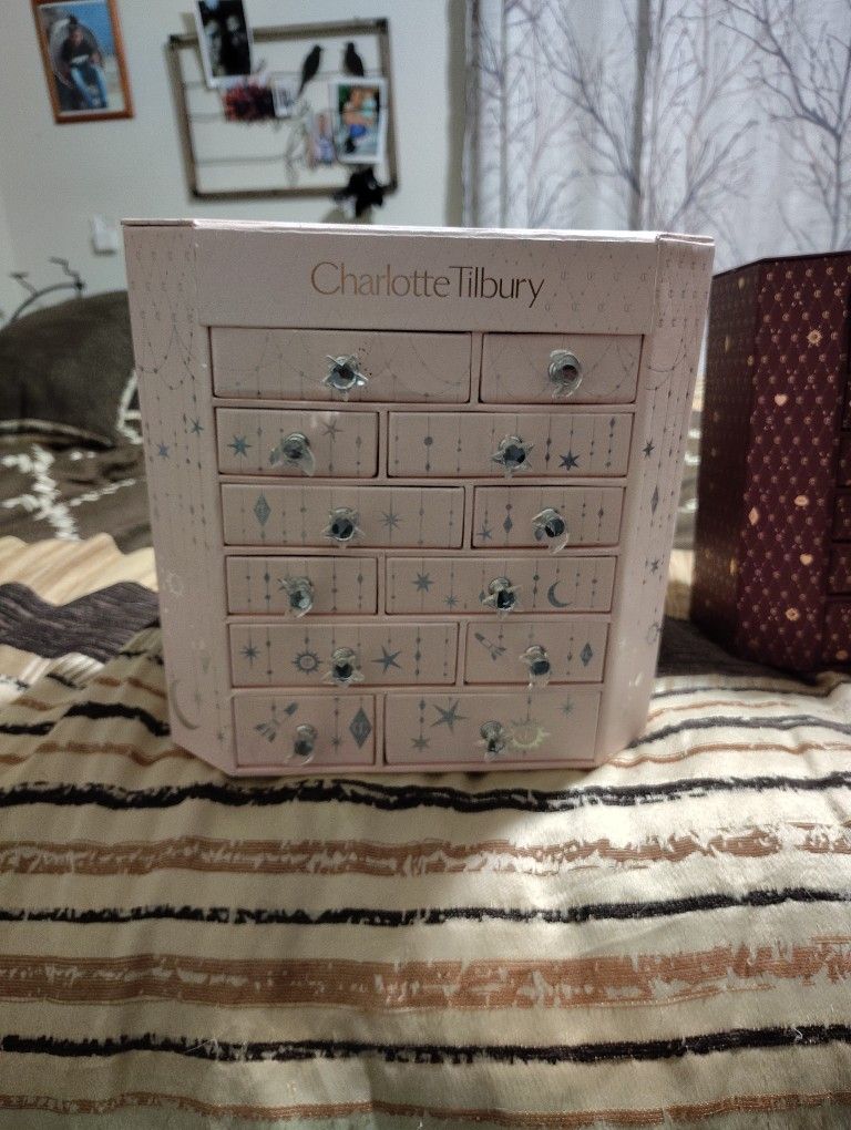 Charlotte Tilbury Box