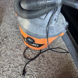 Ridgid 9gal wet dry vac
