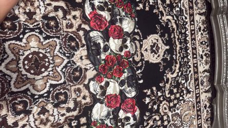 Skull and roses small table runner
