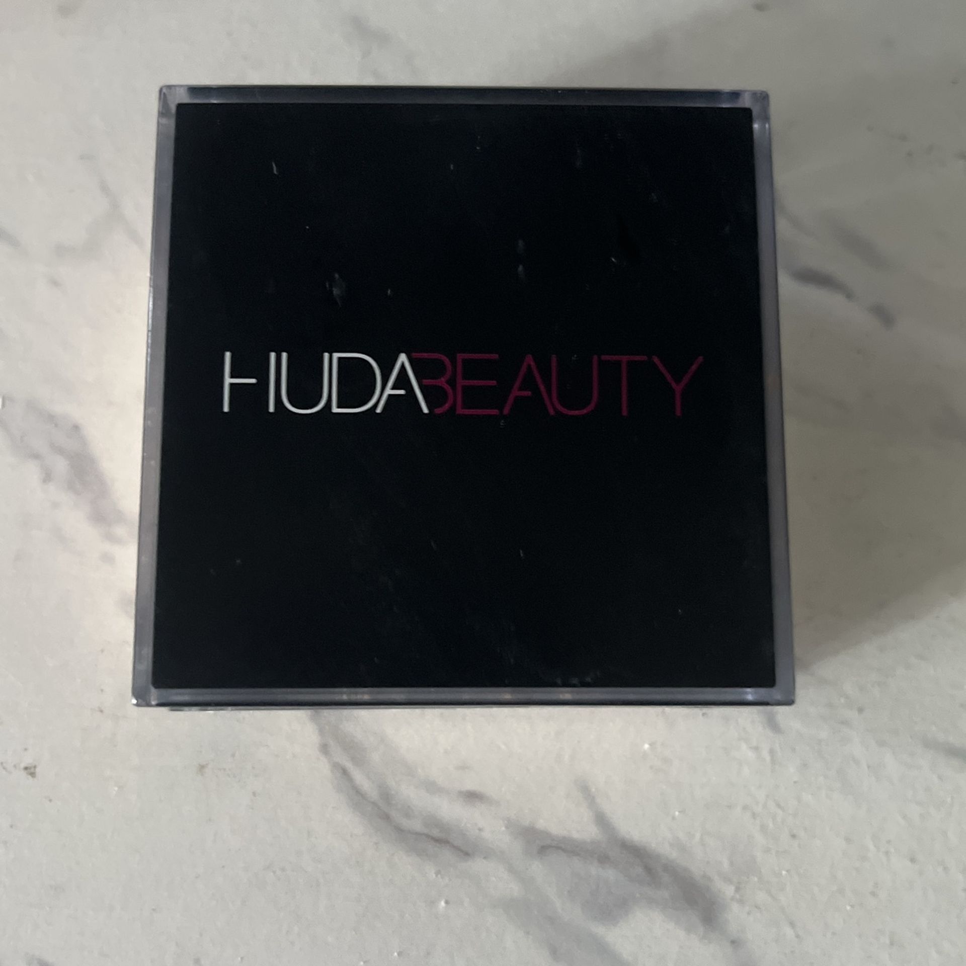 Brand new hood of beauty, setting powder, shade, banana bread